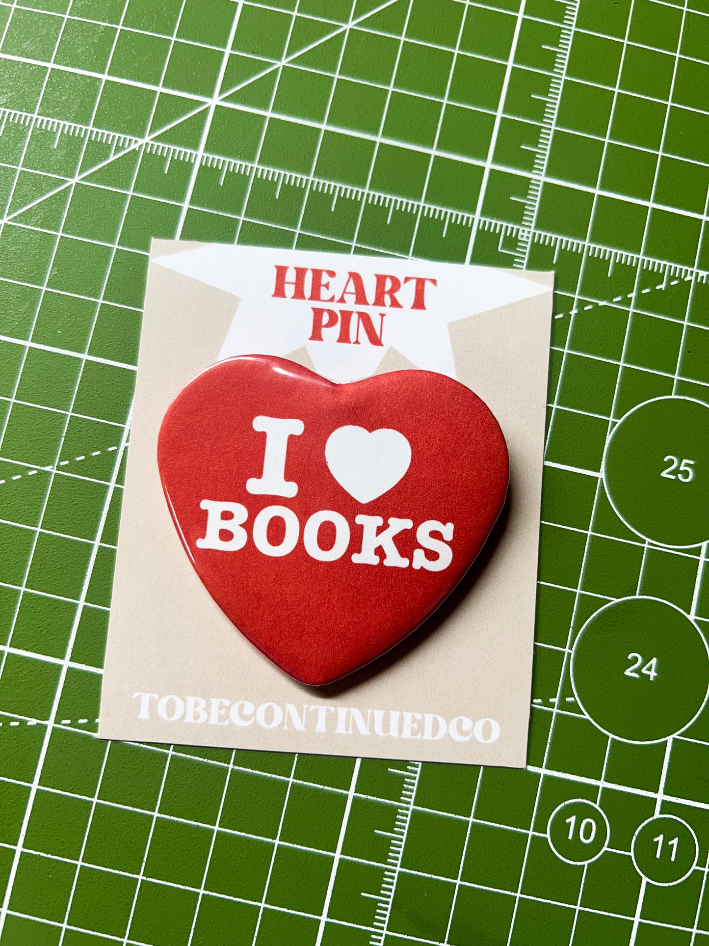 I heart books pin