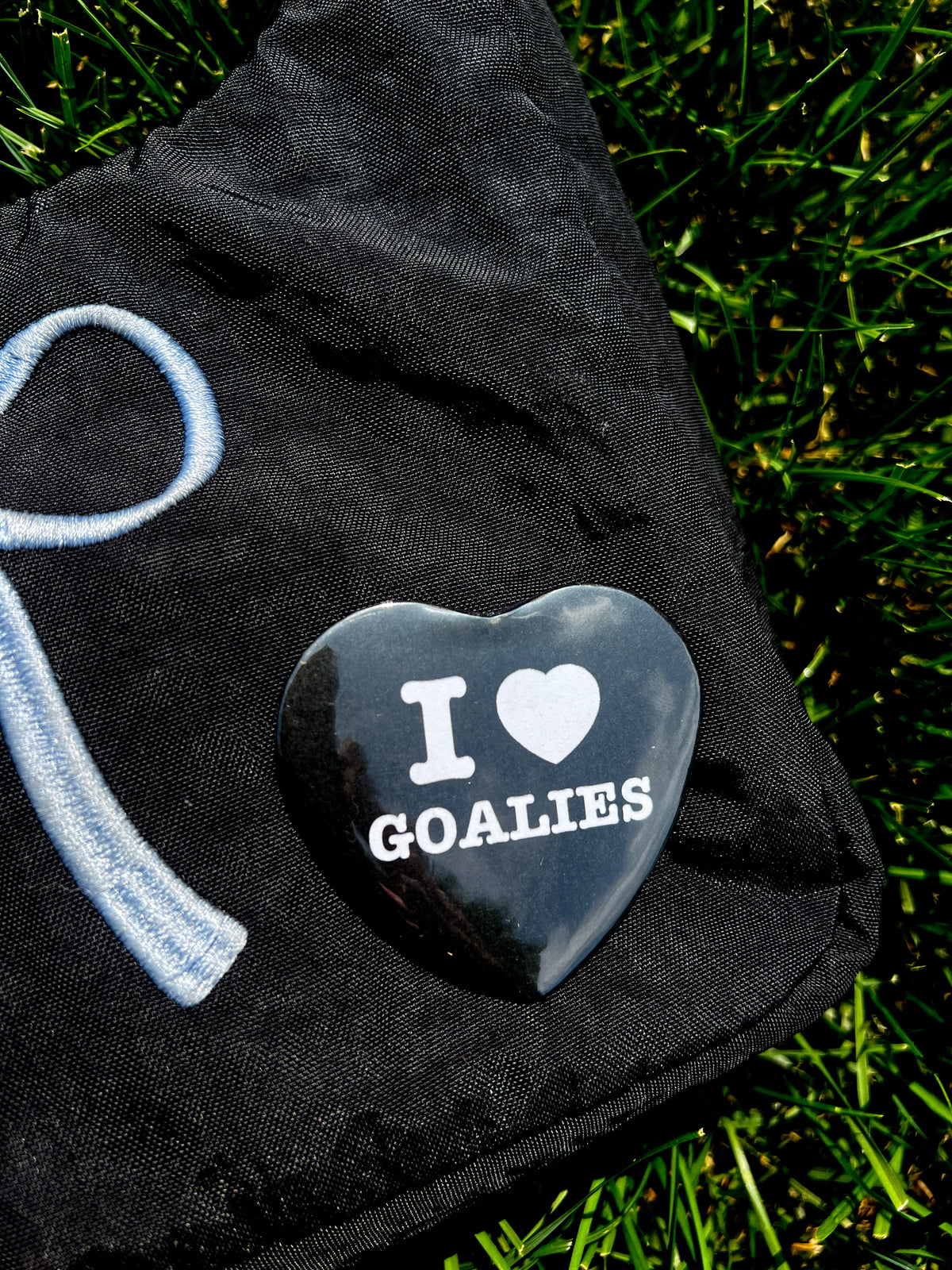 I heart goalies pin