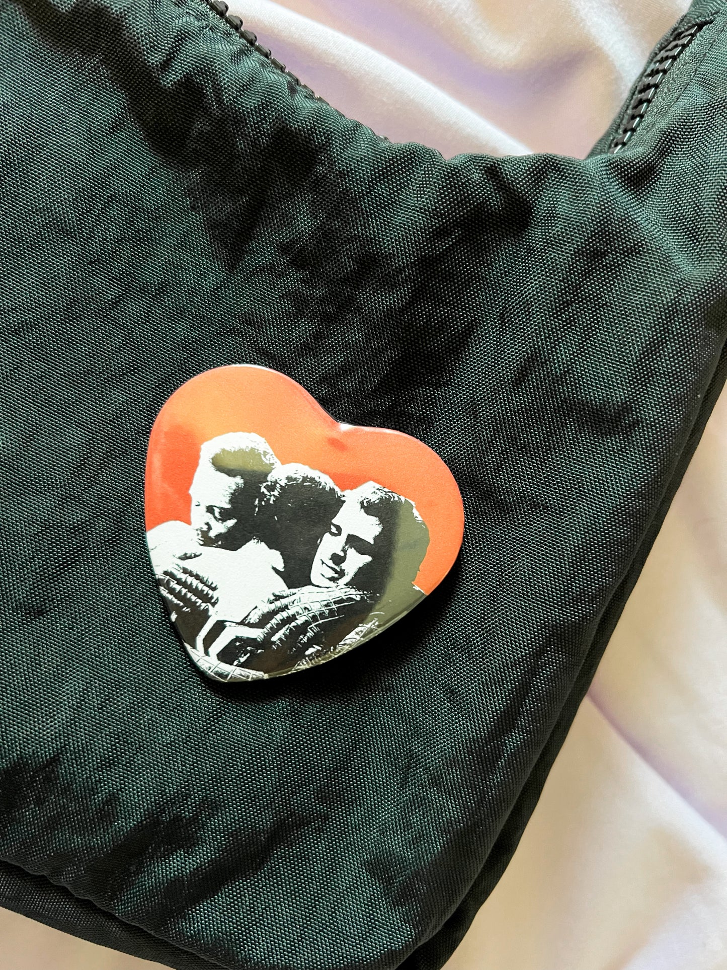 peters hug pin