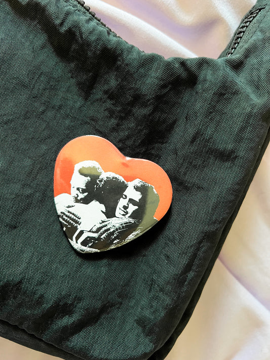 peters hug pin